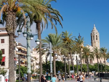 Strolling by the sea in Sitges, September 2018